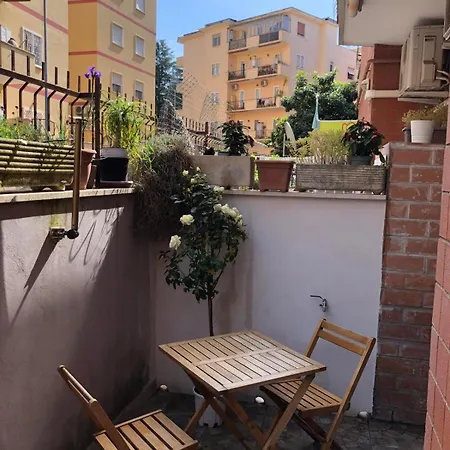 Luminoso Con Giardino Appartement Rome