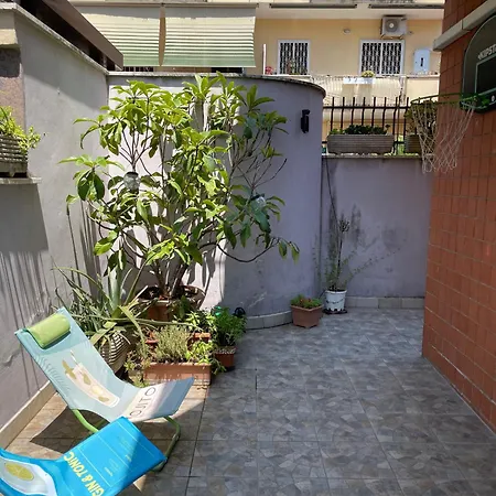 Luminoso Con Giardino Appartamento
